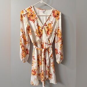 Lauren Conrad LC  Beautifully lined V-Neck Faux Wrap Dress size XS. Like new